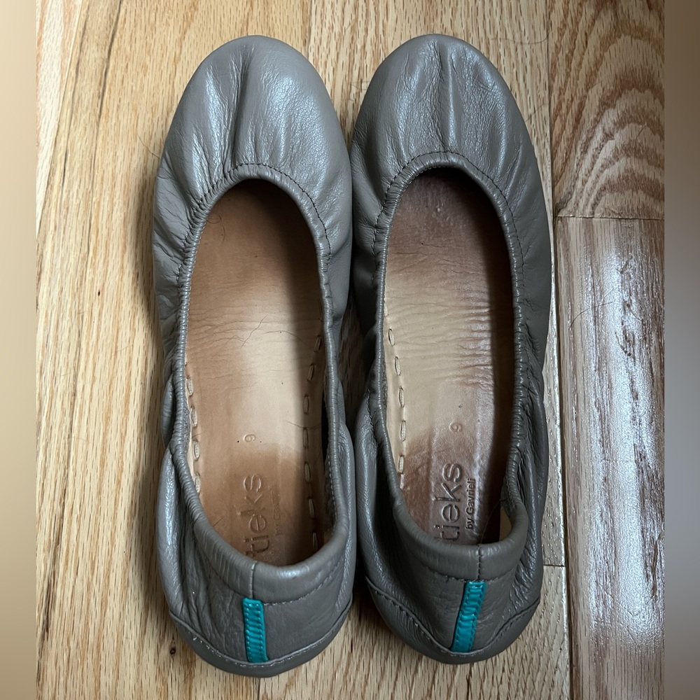 Tieks Size 9 Taupe Gently worn